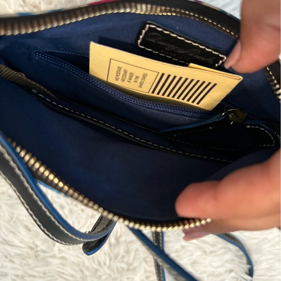 Dooney & Bourke 2015 Super Heroes Half Marathon Weekend Marvel crossbody - Picture 3 of 3